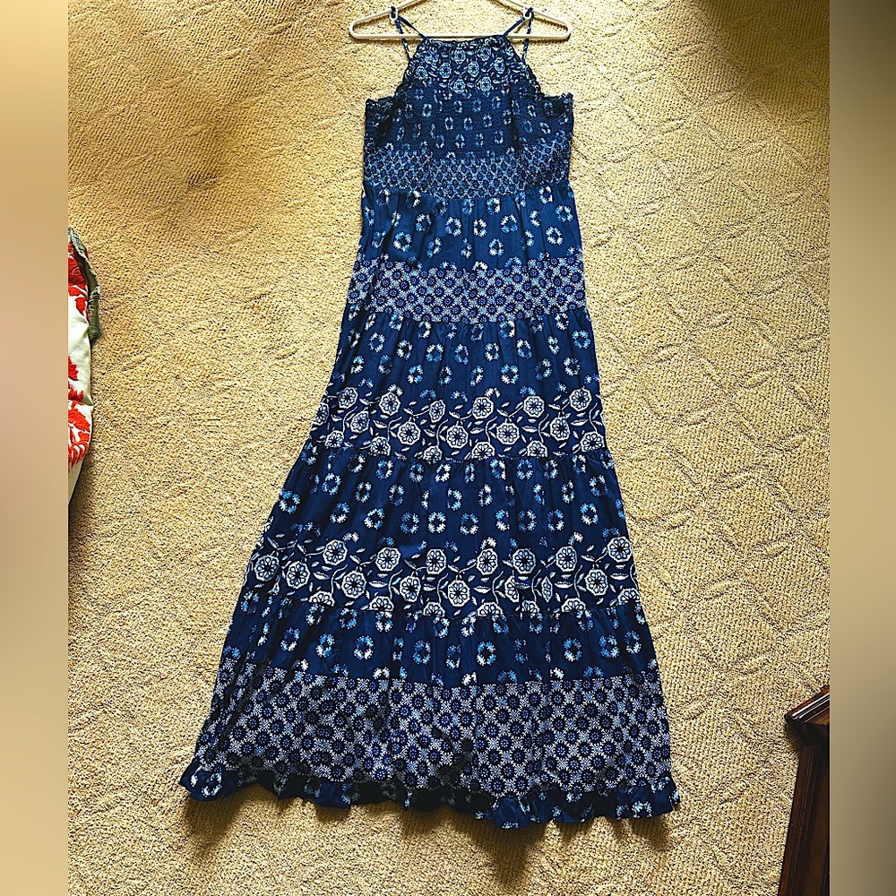 Gorgeous Ann Taylor Maxi Dress